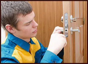 Usa Locksmith Service Trumbull, CT 203-433-3672 Usa Locksmith Service Trumbull, CT 203-433-3672 - 15-24-hour-locksmith